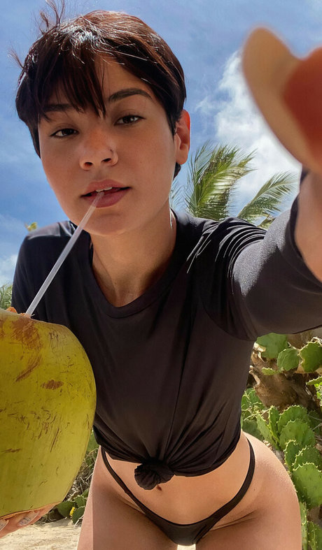 Isis Rodrigues hd actress images