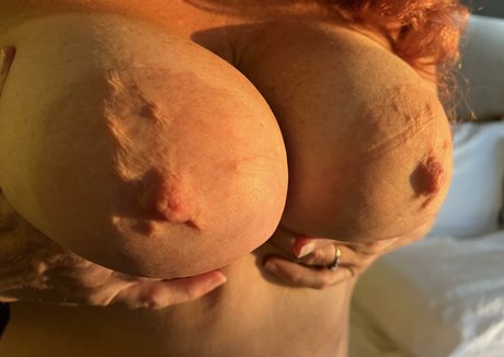 AlwaysAtPlay sexy model image