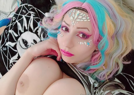 bustybunnybabe model erotic galleries