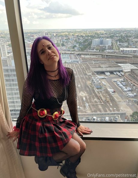 petitetreat_ beautiful pornstar image