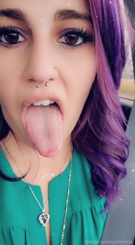 petitetreat_ star naked pic