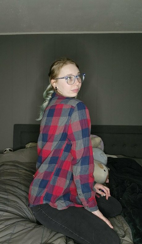 gooeychewycosplay beautiful actress photo