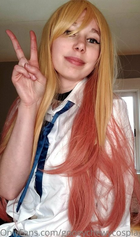 gooeychewycosplay pretty model pics