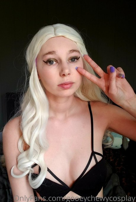 gooeychewycosplay model naked pictures