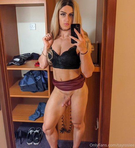 tayrosiee star high quality pic