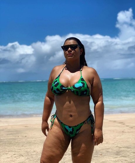 Preta Gil naked model photo