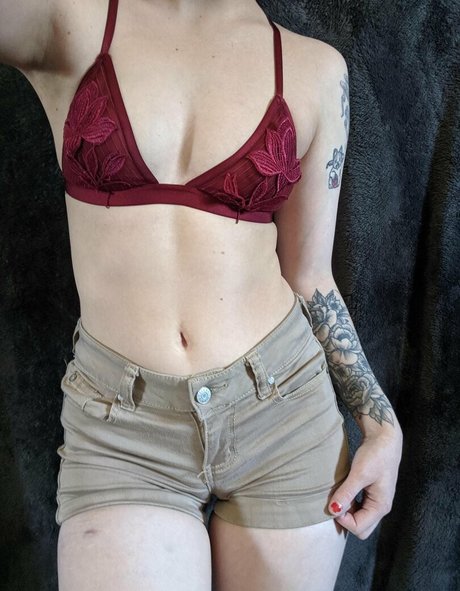 lilydarkofree star free img