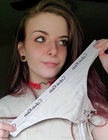 lilydarkofree model top pic