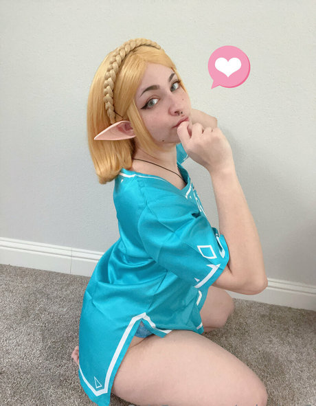 colechyv2 star naked picture