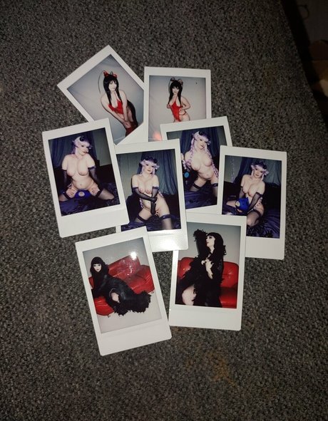 sexy mom onlyfans erotic image