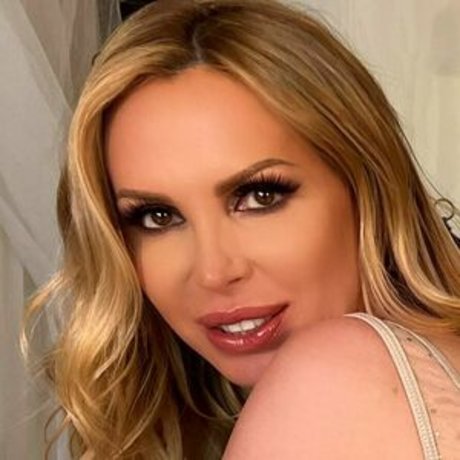 nikkibenzfree naked model images