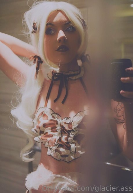 glacier ass model photo