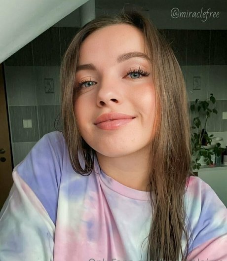 beccablairxo beautiful actress photo