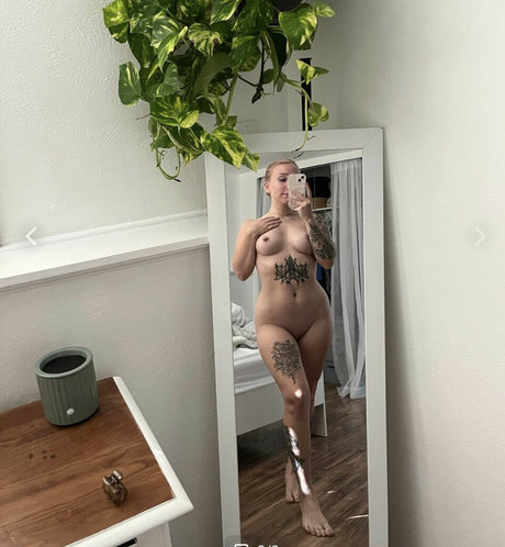 Glizzy McGuire adult actress pictures