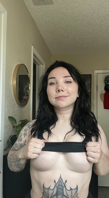 Glizzy McGuire star porn galleries