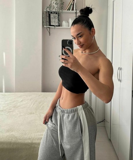 Hale Cabbar sexy model galleries