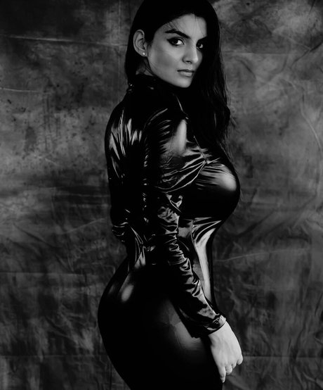 Anveshi Jain star photo