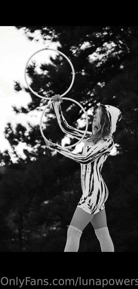 lunapowersthefairy erotic pornstar pic