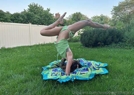 teen lesbian onlyfans nude images