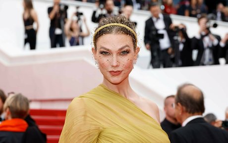 Karlie Kloss hot model photo