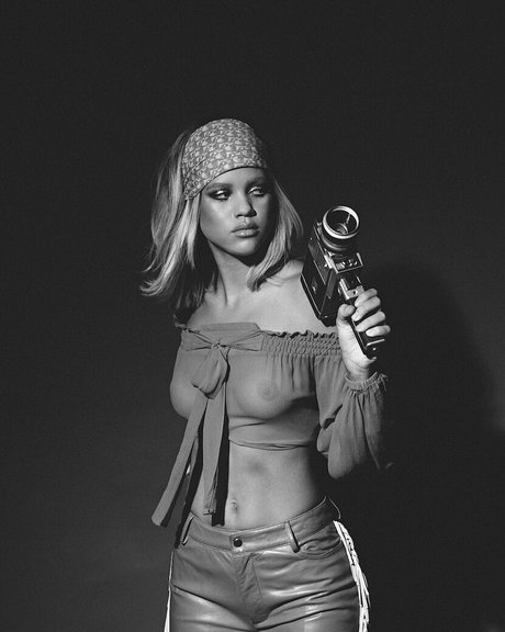 Sofia Richie sexy actress picture