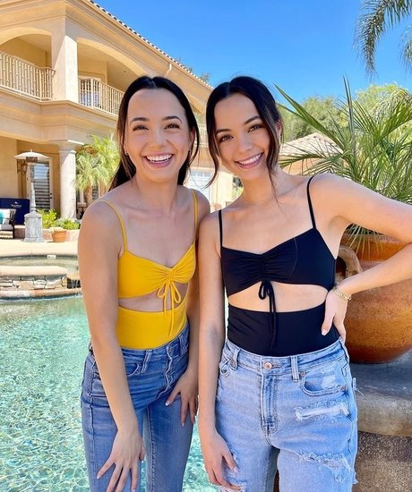 Merrell Twins pornographic star picture