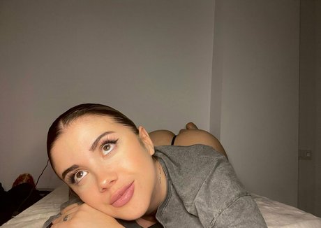 blonde shemale onlyfans sexy naked picture