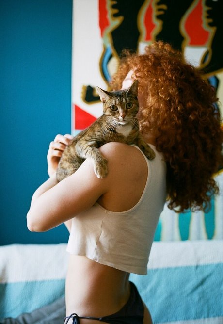 Sammypicone model adult photo