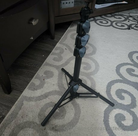 ash steele uwu pretty actress pic