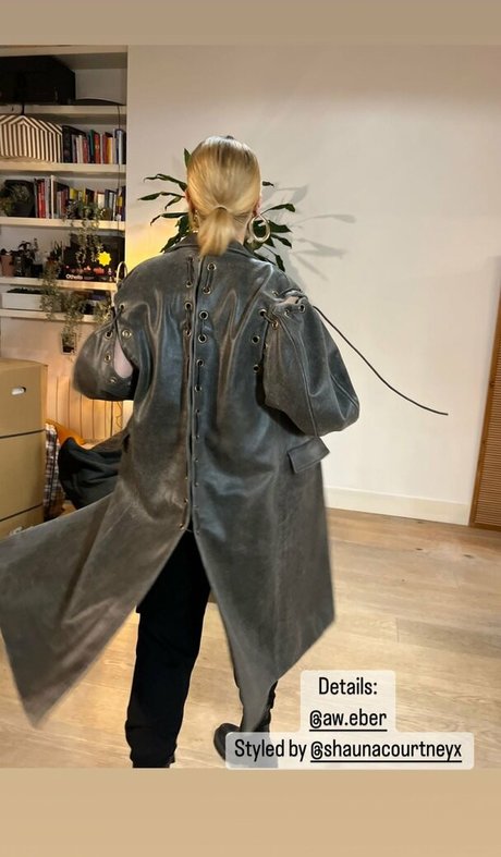 Julia Hardy model hot pics