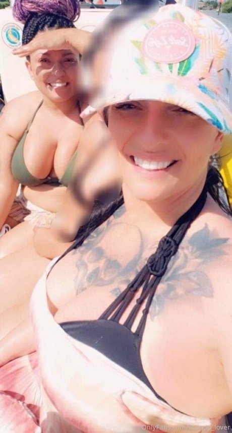 hot lips nude pornstar gallery