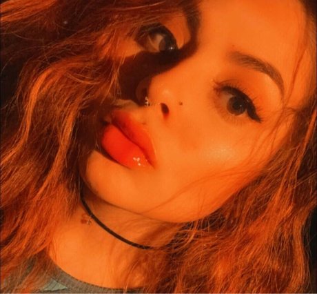 emilyelixer sex actress gallery