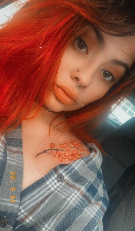 emilyelixer erotic actress pics