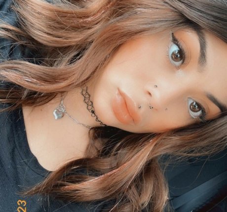 emilyelixer best model pics