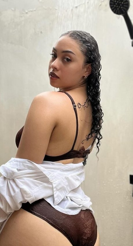 Arielle Tara beautiful star images