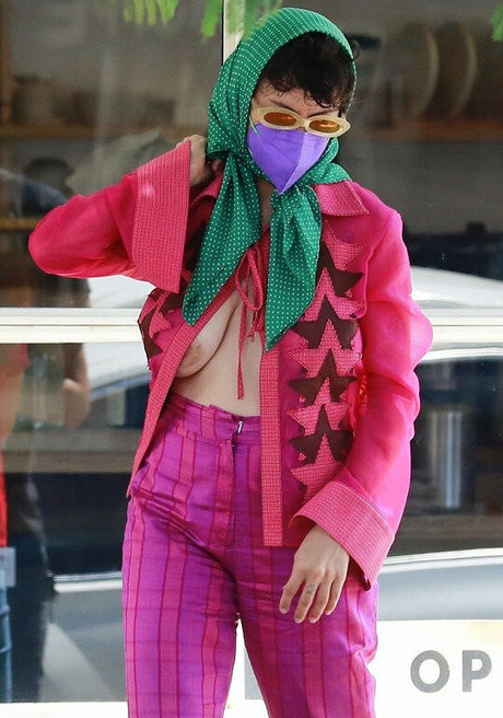 Alia Shawkat star nude pics