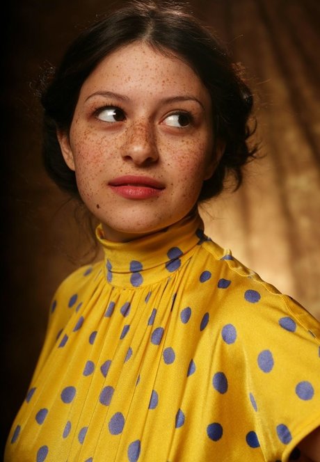 Alia Shawkat star top pic