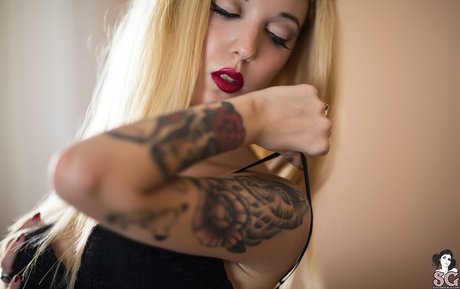 Valeryfox model pornographic images