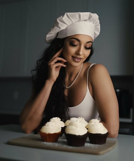 Arianna Grace porn model pic