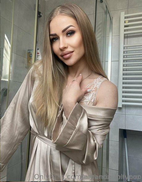 rittahott star nudes archive