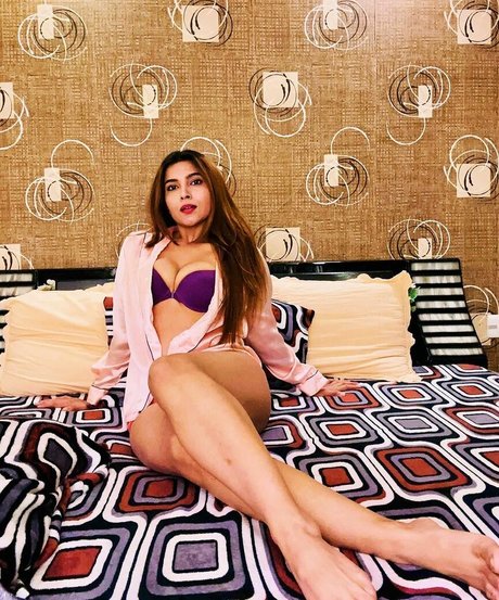 Tanya Chaudhari pornstar exclusive image