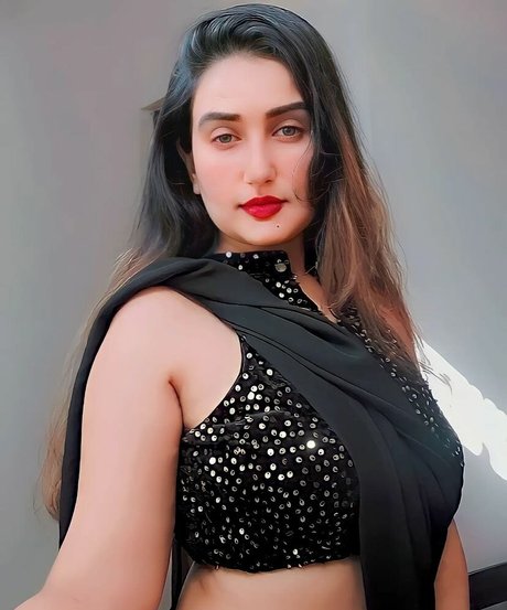 Aniza Hazel star hot image