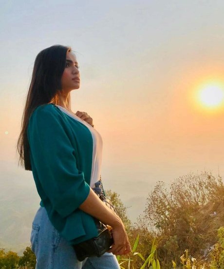 Umme Zamilatun Naima adult actress photos