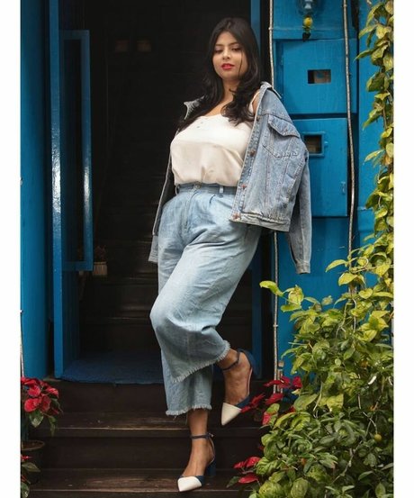 Tassels and Trails model high quality gallery