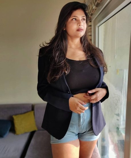 Tassels and Trails model perfect pic