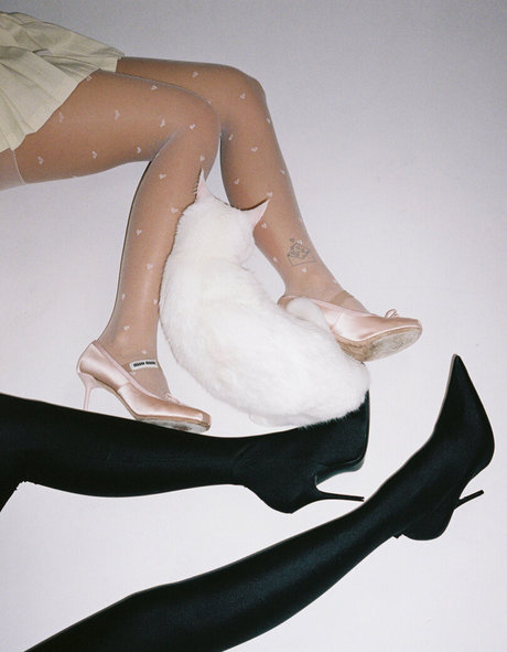 maligoshik hot actress gallery