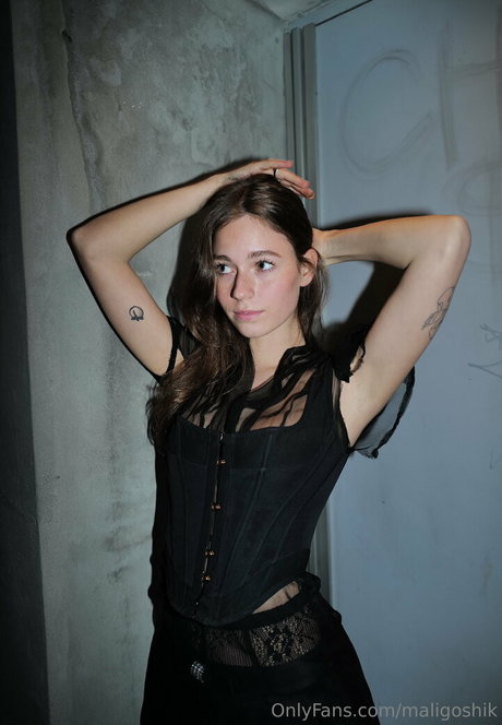 maligoshik star porn photo