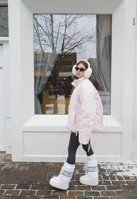 maligoshik model exclusive galleries