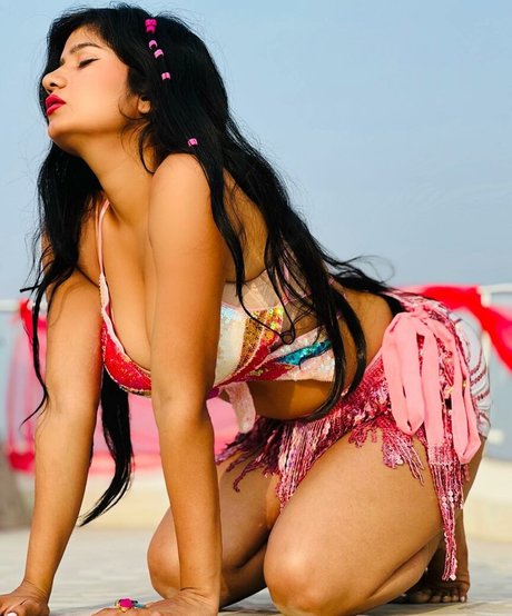 Neha Singh erotic pornstar gallery