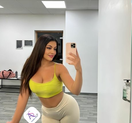 Avaia Shahani naked pornstar images